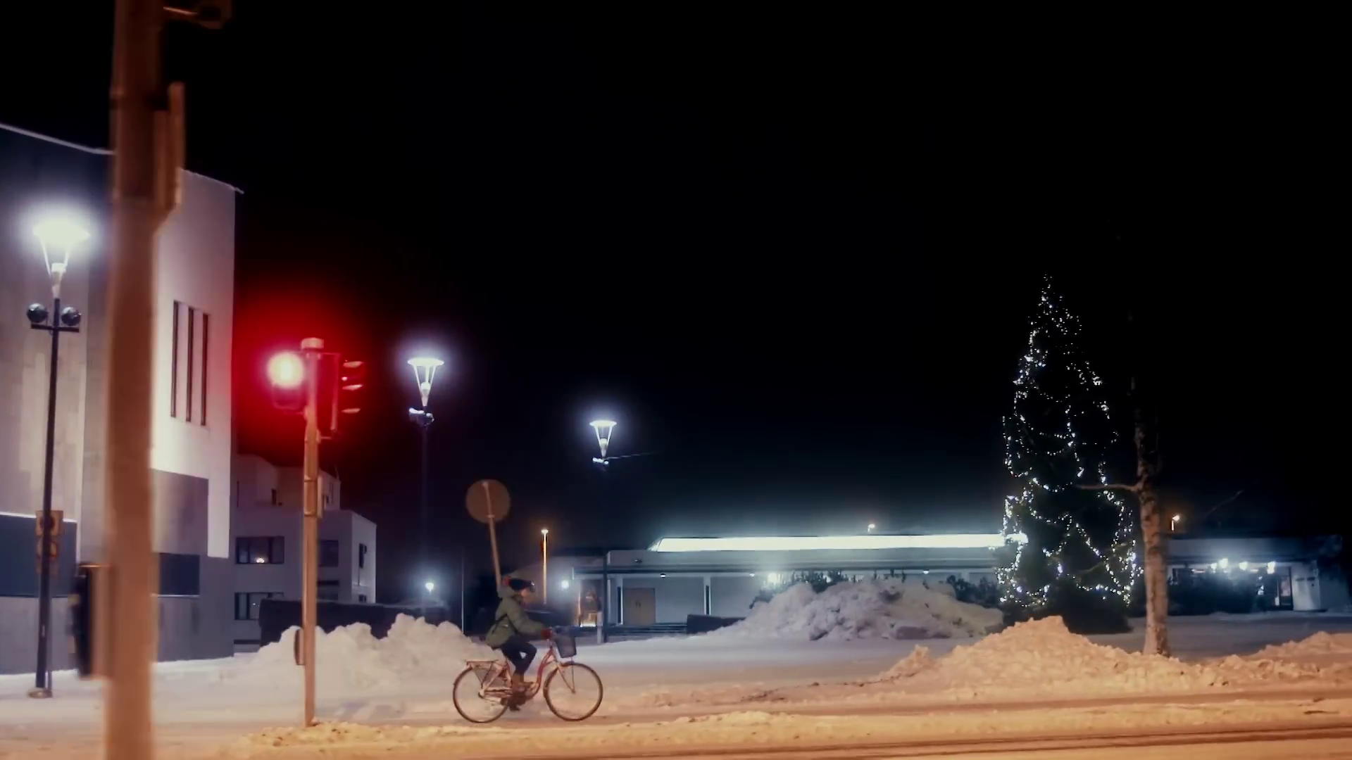 Placeholder still for Maud Geffray - "Polaar", taken from the video.